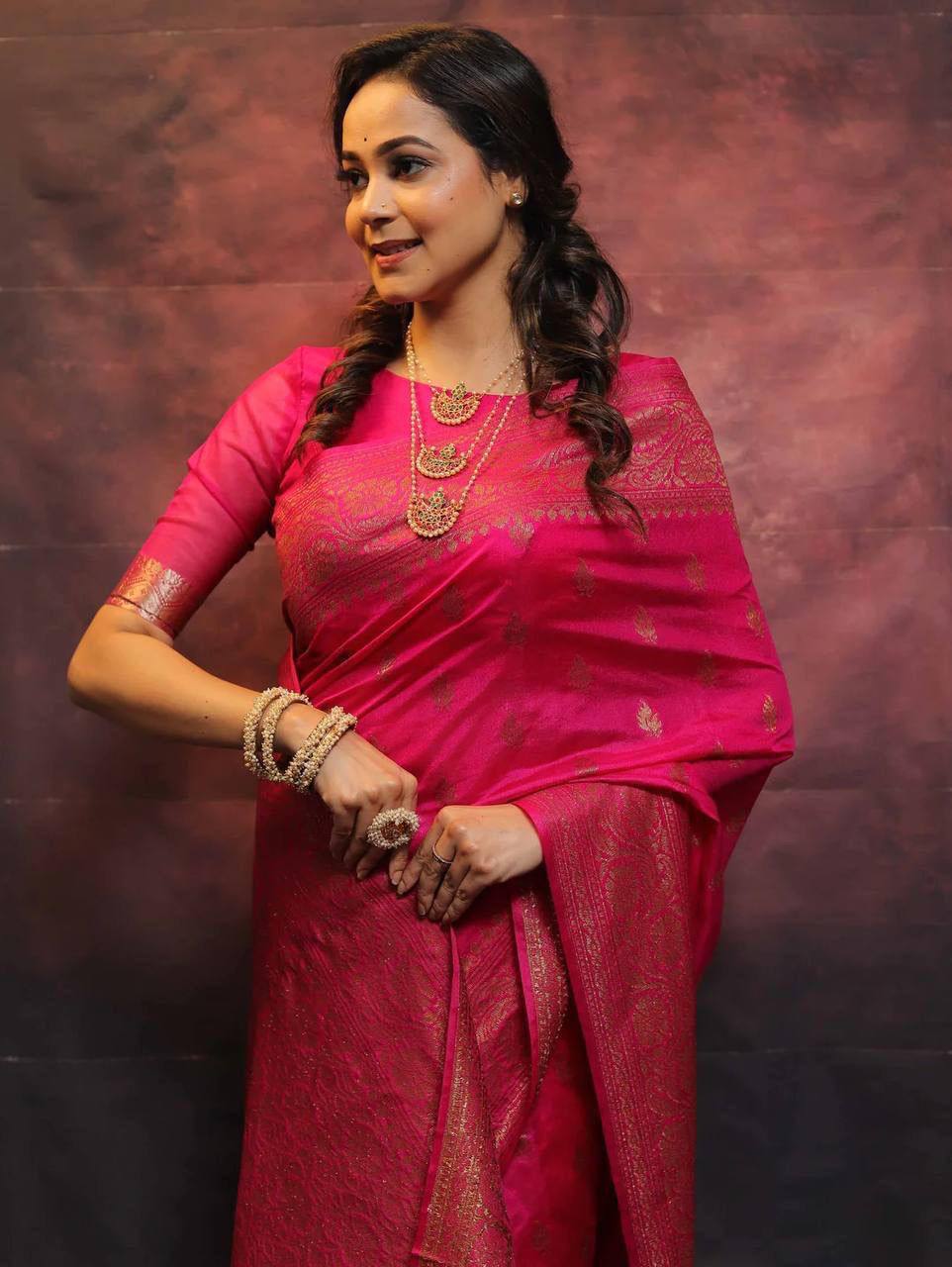 Pink Soft Silk Saree With Appealing Blouse Piece
